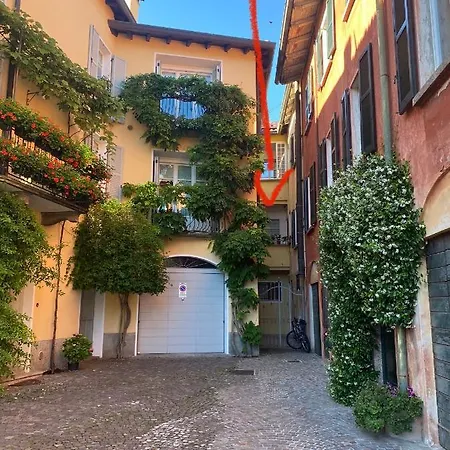 Alexa House Front * Mandello del Lario